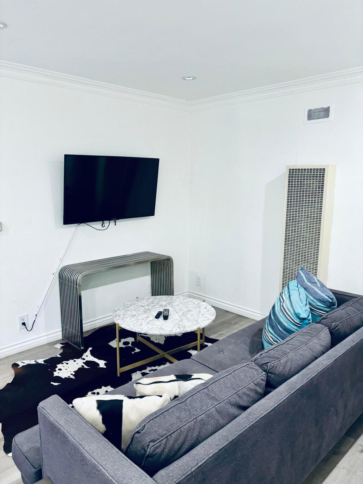 Modern, 1 Bed Condo, Downtown Century City ลอสแอนเจลิส ภายนอก รูปภาพ
